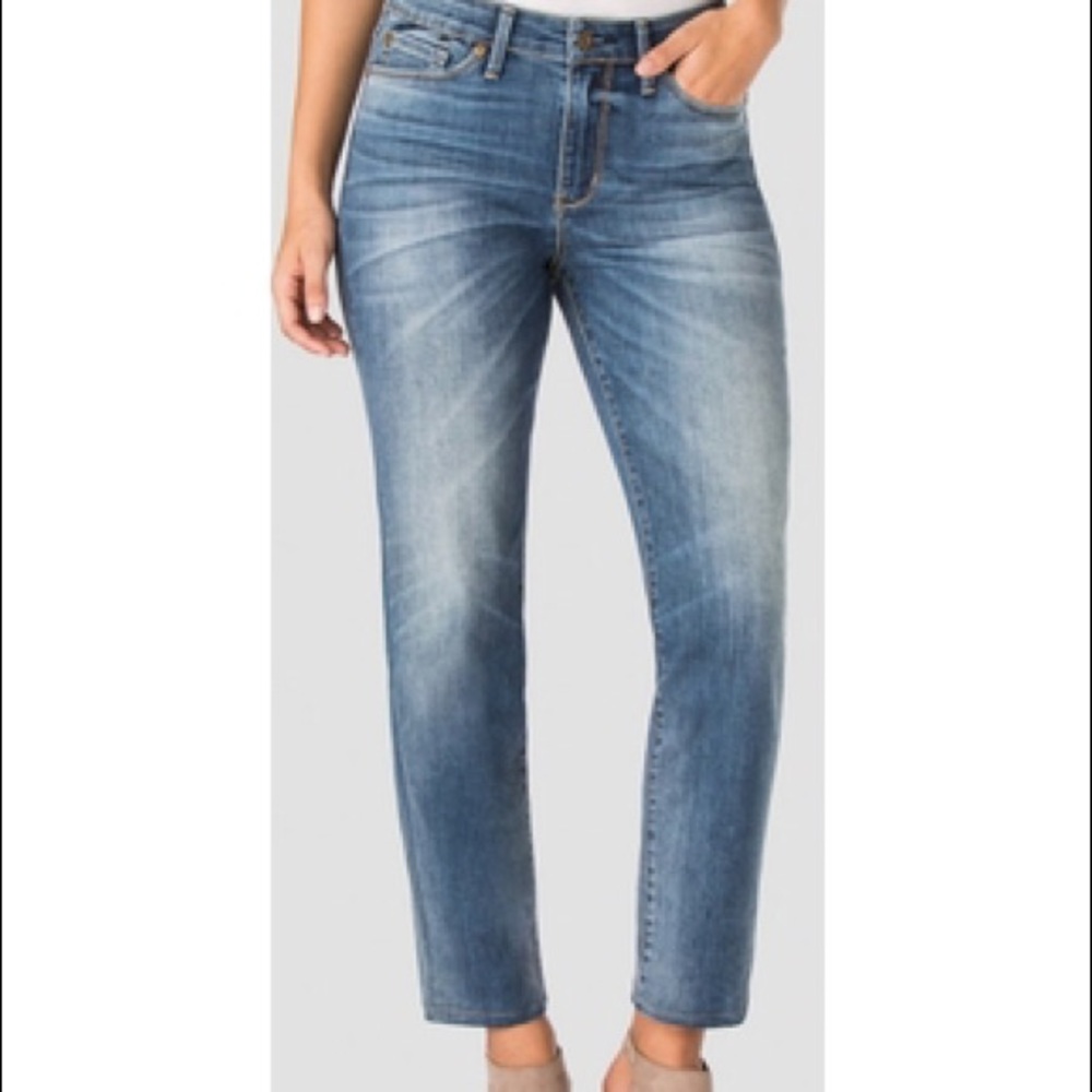 Levi’s Straight Leg Ankle Jeans